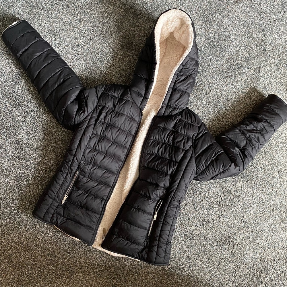 Reversible jacket black/ white fleece
